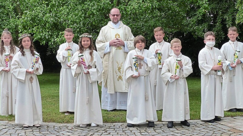 Am Samstag feierte die dritte Gruppe mit neun von insgesamt 24 Mädchen und Buben in der Pfarrei Maria Immaculata in Schorndorf die Erstkommunion.