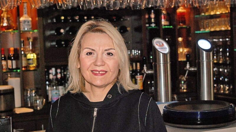 Irina Solakis, die Chefin des griechischen Restaurant "Pallas", feiert seit Corona zuhause, im kleinen Familienkreis Weihnachten.