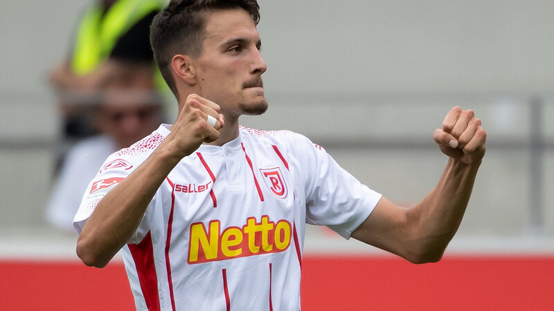 Sebastian Stolze erzielte den Treffer zum zwischenzeitlichen 2:0 für den SSV Jahn Regensburg im Heimspiel gegen den VfL Bochum.