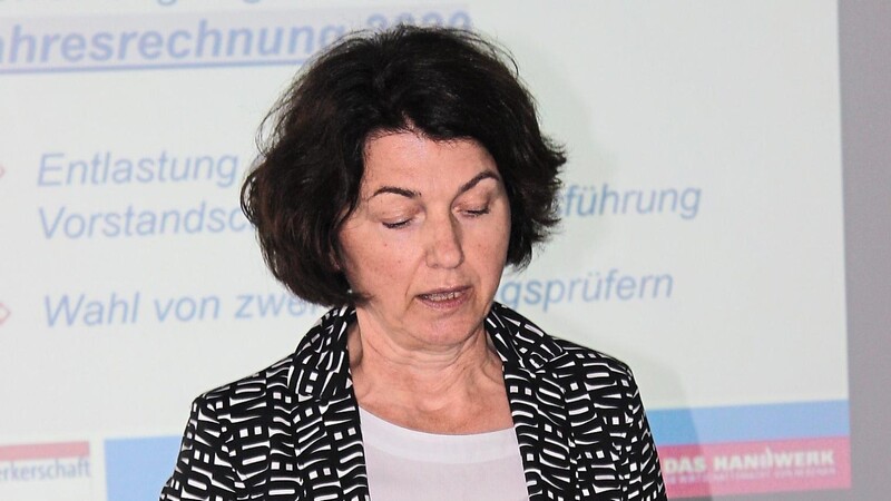 Die neue Geschäftsführerin der Kreishandwerkerschaft, Rosmarie Tragl-Kraus, präsentierte erstmals Jahresrechnung und Haushaltsplan.