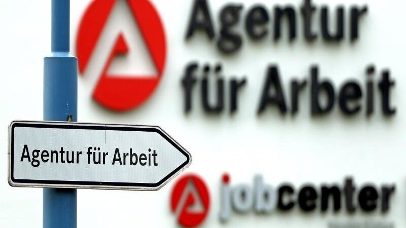 Die Zahl der Arbeitslosen in Bayern sank im Vergleich zum Vormonat um 12.084 auf 256.800 (Symbolbild).