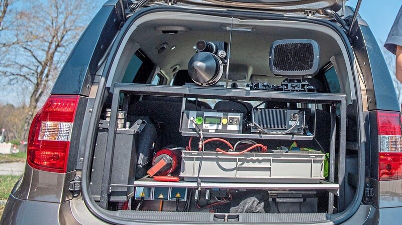 Auch sie kommen zum Einsatz: mobile Blitzgeräte, im Kofferraum von Autos eingebaut.