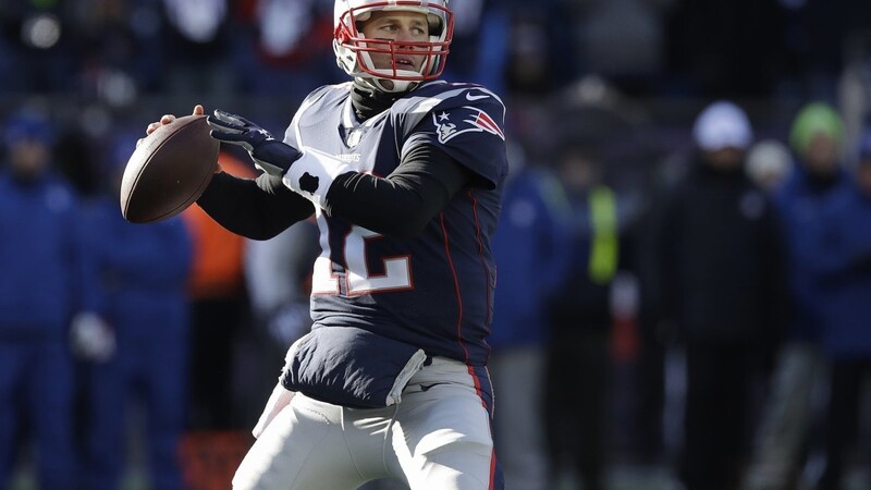 UNSTERBLICH MACHEN kann sich Tom Brady. Der 40-jährige Quarterback der New England Patriots peilt seinen sechsten Super-Bowl-Titel an.