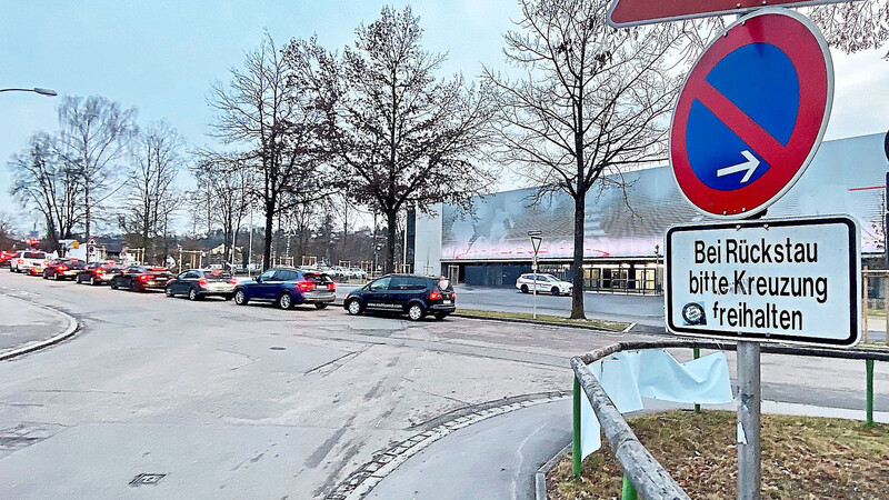 Um die Verkehrssituation für Radfahrer und Fußgänger zu verbessern, hatte die Verwaltung eine Vorfahrtsänderung an der Kreuzung Gabelsberger-/Sandnerstraße vorgeschlagen.