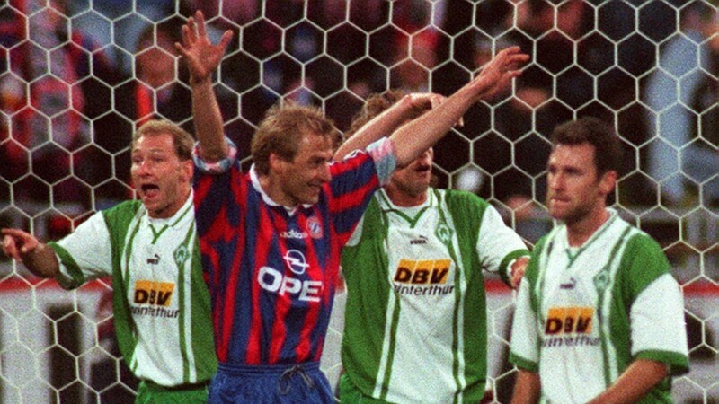 Jürgen Klinsmann bejubelt seinen Treffer zum entscheidenden 3:1 im Pokalfinale 1996.