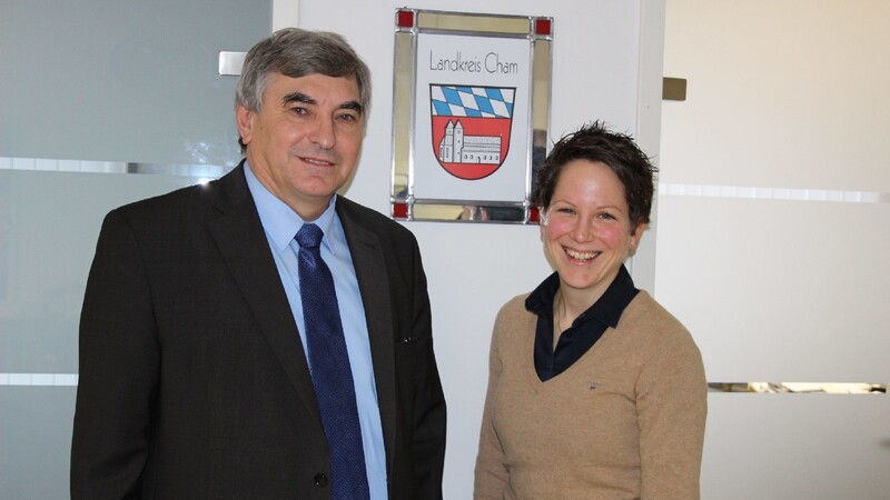 Ingrid Heut kandidiert für den CSU-Kreisverband Cham als Listenkandidatin für die Bundestagswahl (hier im Bild mit Direktkandidat Karl Holmeier).