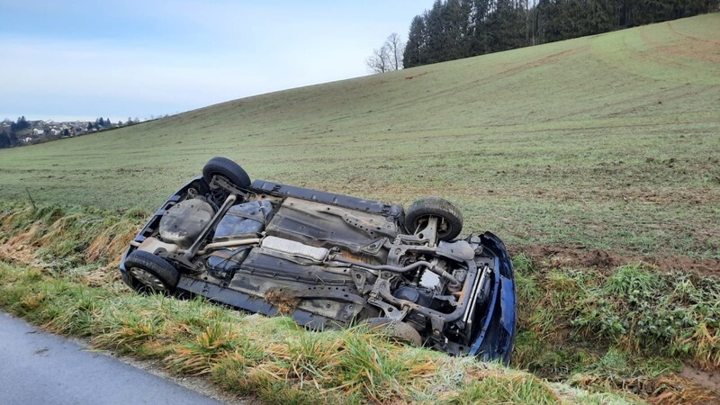 Am Donnerstag kam es nahe Bad Griesbach zu zwei Glatteis-Unfällen.