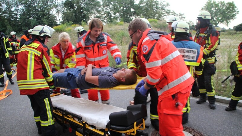 Die Verletzten wurden an der Verletztensammelstelle von den Rettungskräften der Johanniter erstversorgt.