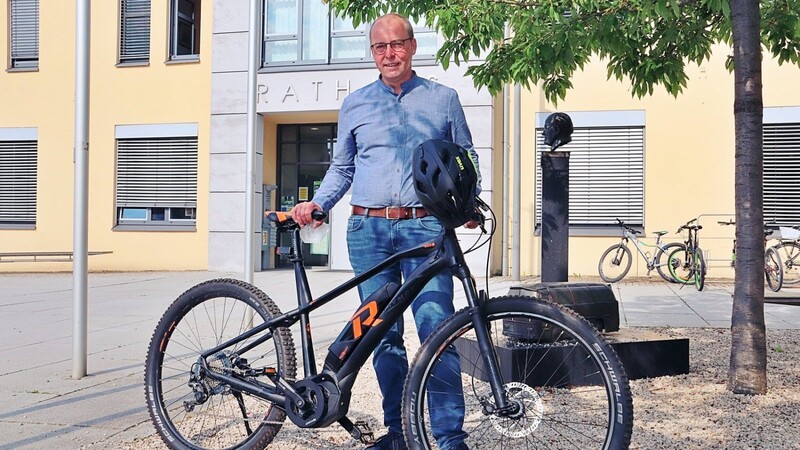 Freut sich schon auf das Stadtradeln in der Marktgemeinde: Bürgermeister Martin Hiergeist mit seinem Fahrrad.