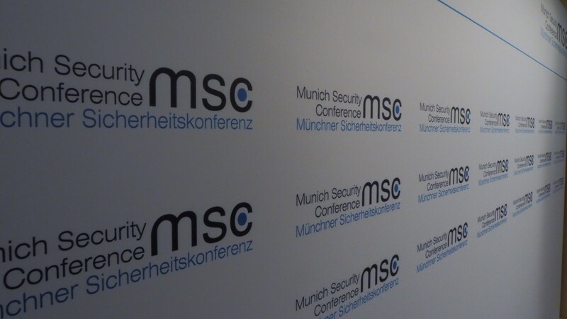 Unter umfangreichen Sicherheitsvorkehrungen und großem Medieninteresse hat am Freitag die 54. Münchner Sicherheitskonferenz begonnen.