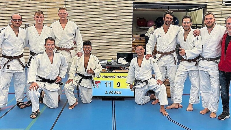 Die Judokas des 1. FC Rötz haben sich am Samstagnachmittag mit 11:9 bei den SF Harteck Hornets in München durchgesetzt und sich dadurch den Klassenerhalt in der Bayernliga gesichert.