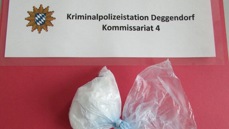Die Polizei stellte in dem Auto eines 35-Jährigen auf der A3 bei Deggendorf Kokain sicher.