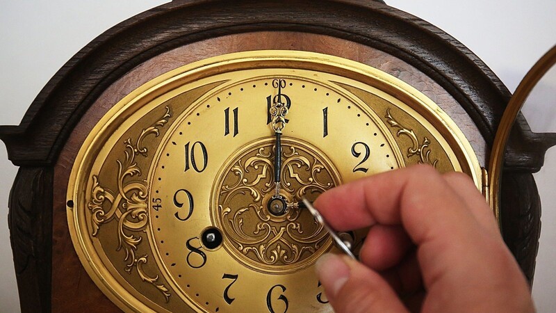 In der Nacht von Samstag auf Sonntag werden die Uhren um eine Stunde vor gestellt.
