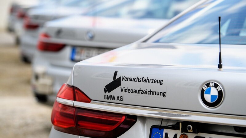BMW möchte bis 2021 sein erstes autonom fahrendes Serienauto vom Band rollen lassen (Symbolbild).