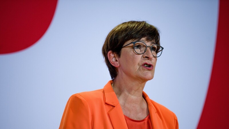 SPD-Chef Saskia Esken fordert erneut eine Vermögenssteuer, auch mit Blick auf den Wiederaufbau der Ukraine.