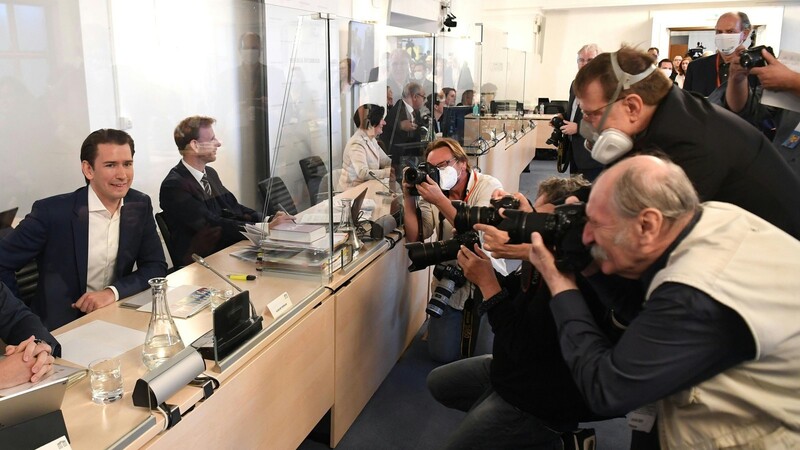 Österreichs Kanzler Sebastian Kurz (l.) am Mittwoch vor dem Untersuchungsausschuss