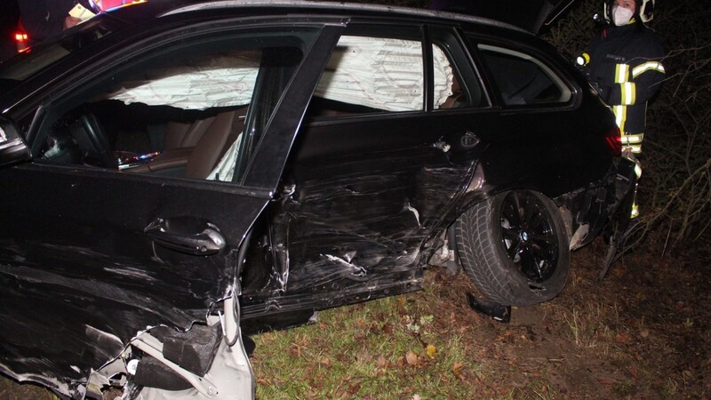 Am Freitagabend hat es in Straubing zwischen zwei Autos gekracht. Der Unfallverursacher war betrunken.