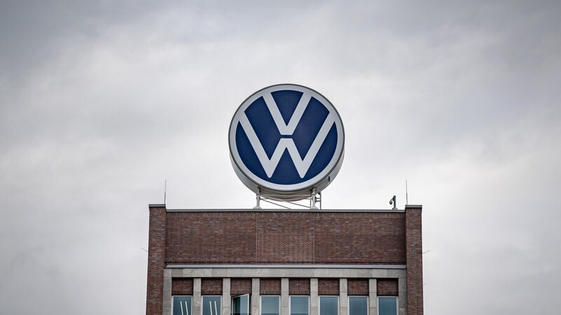Nach langen Ermittlungen haben Staatsanwälte das Spitzenpersonal von VW angeklagt, die Manager sollen zu spät vor Risiken rund um die Dieselkrise gewarnt haben.
