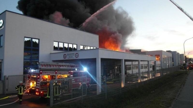 Ein Großbrand im Industriegebiet Oberkreith forderte gleich mehrere Tage.