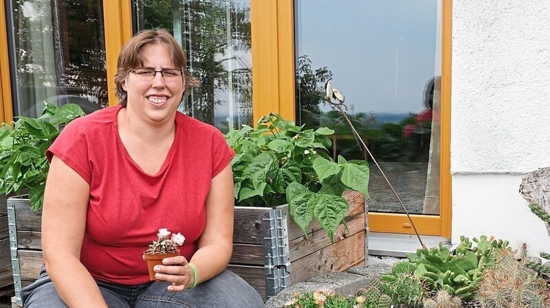 Christine Riedel hat ein Faible für Kakteen, sogar winterharte Sorten bereichern den Garten.