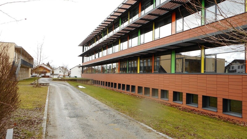 Die Halbtagsstelle für Jugendsozialarbeit an der Mittelschule Frontenhausen wurde zum Jahresbeginn 2019 auf eine Vollzeitstelle aufgestockt.