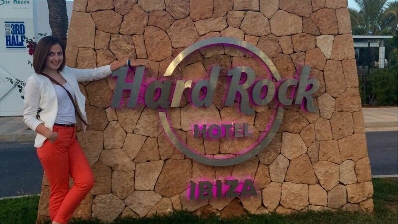 Lisa war auf Ibiza. Dort gibt es ein Hard Rock Hotel. (Foto: privat)