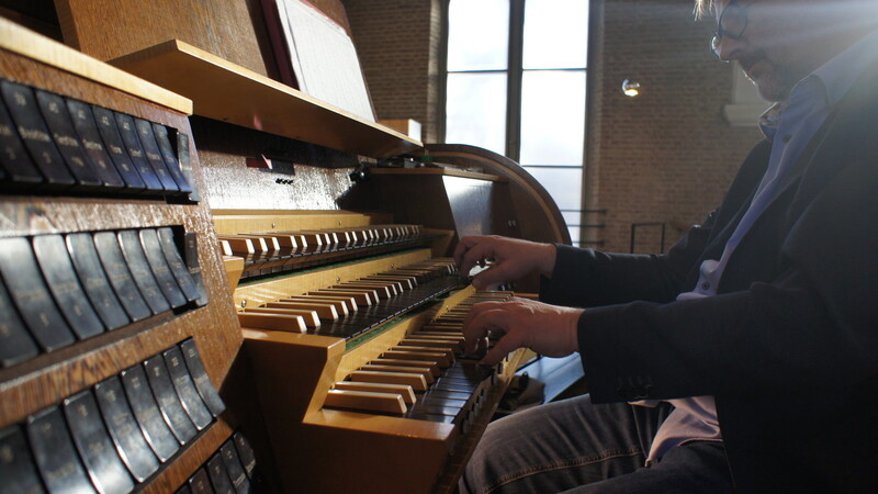 Kirchenmusikdirektor Volker Gloßner liebt seinen Arbeitsplatz.