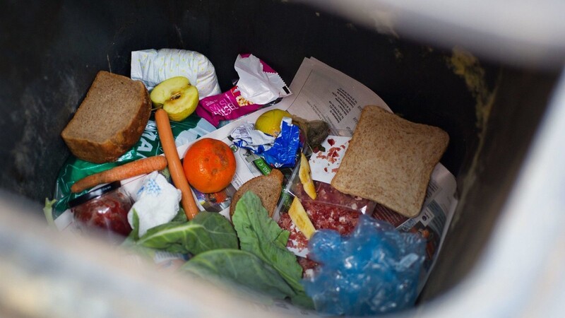 Weggeworfene Lebensmittel sind fast schon alltäglich - genau das ist tragisch.