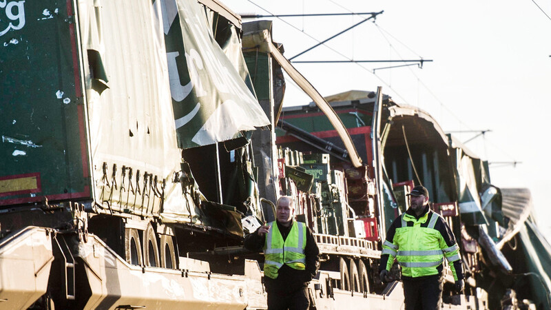 Der beschädigte Güterzug, nahe der Brücke über den Großen Belt.