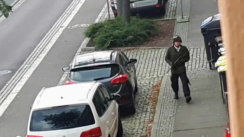 Der Todesschütze von Halle am Tag des Anschlags.