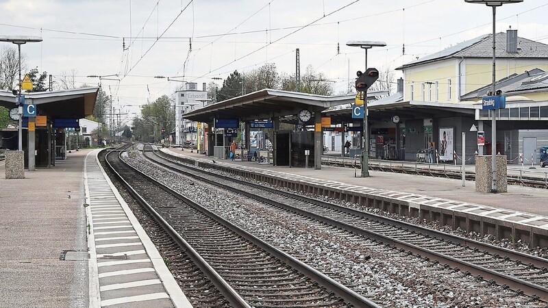 Soll zwischen 2017 und 2019 endlich barrierefrei werden: Der Bahnhof Straubing.
