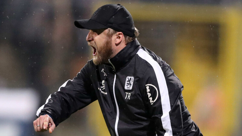 Unzufrieden mit den Auftritten seines Teams in jüngster Zeit: Löwen-Trainer Daniel Bierofka.