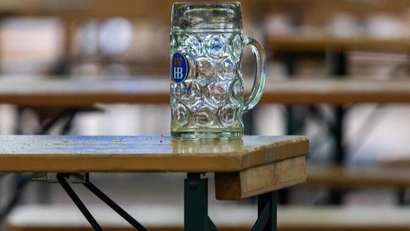 Die Corona-Tristesse ist vorbei: Ab 29. Mai dürfen Biergärten im Landkreis Deggendorf wieder öffnen. (Symbolbild)