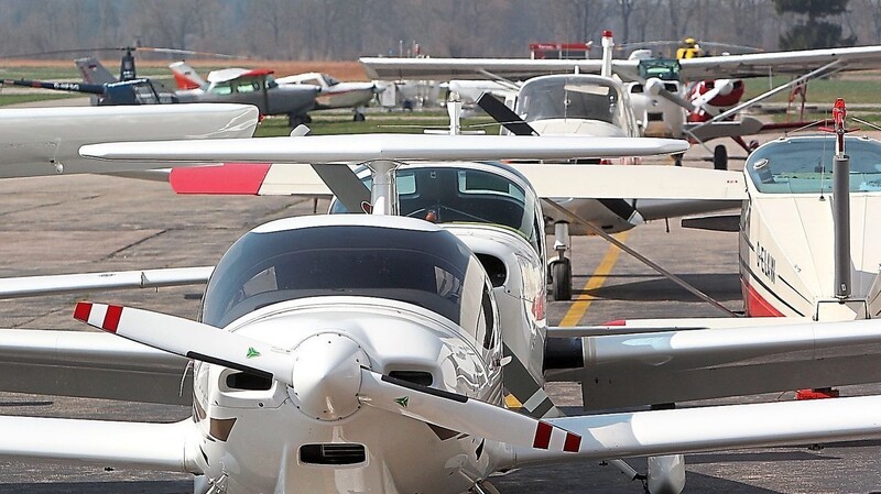 Unfälle bei Starts und Landungen von Kleinflugzeugen, wie sie hier am Flugplatz Ellermühle zu sehen sind, stellen keine Einzelfälle dar. Allerdings sind dies auch die am meisten zugelassenen Luftfahrzeuge, was die Unfallzahlen relativiert.