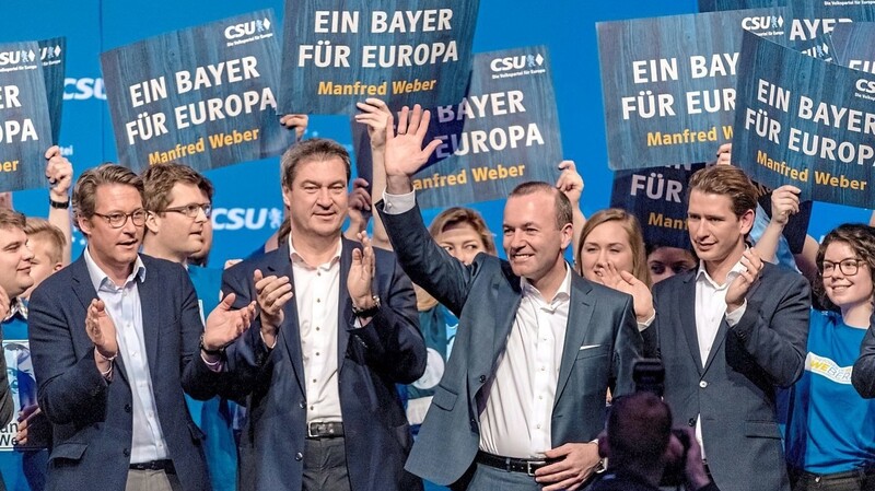 Flankengeber für den EVP-Spitzenkandidaten: Andreas Scheuer (l.), Markus Söder (2.v. l.) und der österreichische Bundeskanzler Sebastian Kurz (4. v. l.) zusammen mit Manfred Weber.