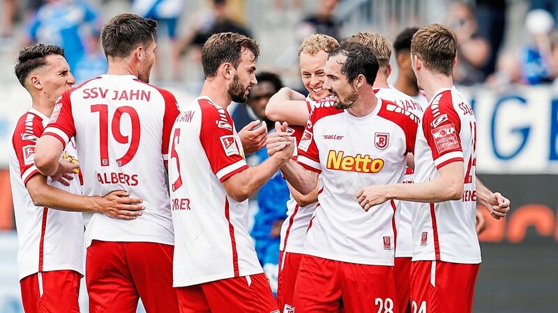Über ein 3:0 am Böllenfalltor durften sich die Jahn-Spieler zum Saisonauftakt freuen. Am Sonntag können sie zum Rückrundenstart gegen Darmstadt ein i-Tüpfelchen hinter eine starke Vorrunde setzen.