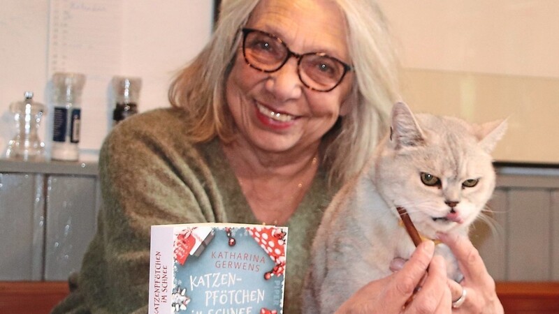 Die bei Eichendorf lebende Katharina Gerwens findet unter anderem durch ihre Katze Stella immer wieder Inspiration. Ihr neuer Roman "Katzenpfötchen im Schnee" ist zum Oktober im Piper Verlag erschienen.