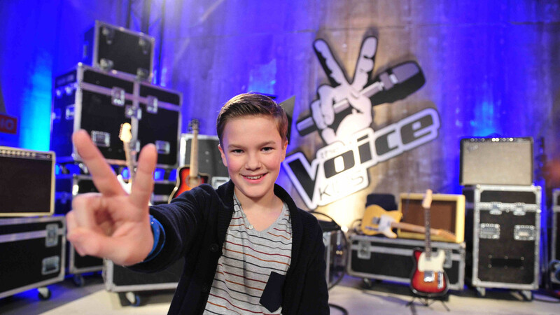 Der zwölfjährige Simon freut sich auf seinen Auftritt bei der Casting-Show "The Voice Kids".(Foto: Andre Kowalski/Sat.1)