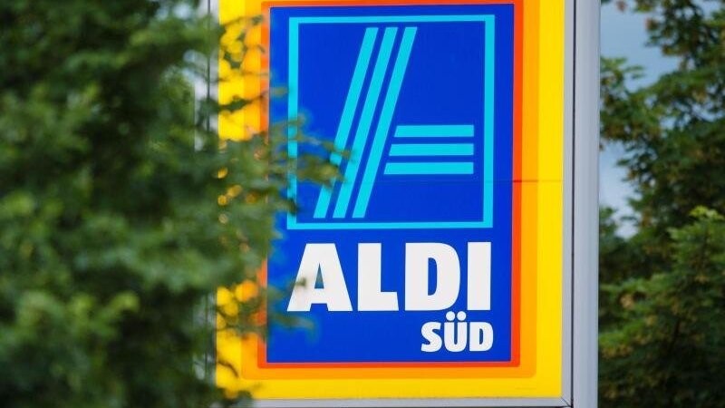 Aldi fährt seine Kunden nun auch durch Deutschland und Europa. Der Discounter kooperiert im Rahmen einer Aktion mit Flixbus und Flixtrain. (Symbolbild)