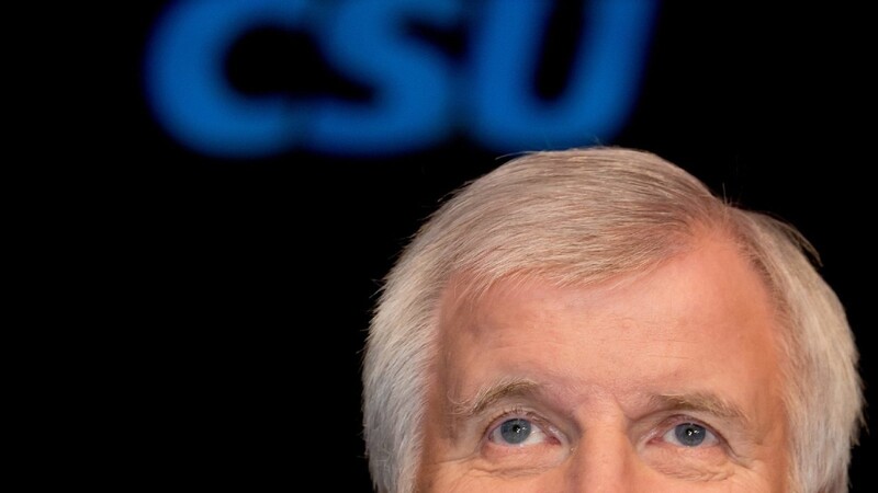 Schlechte Nachricht für Ministerpräsident Horst Seehofer: Die CSU verliert in der Wählergunst.