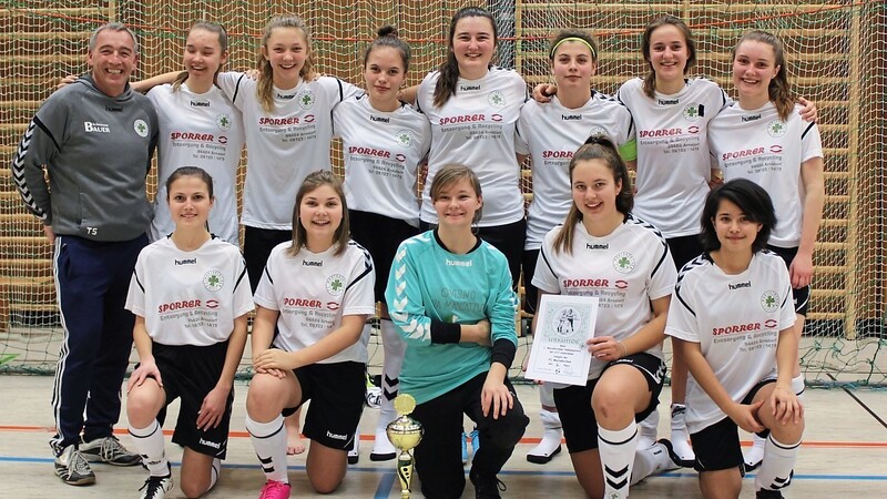 Die U17 Juniorinnen des PSV München holten sich beim Hallenmasters des FC Mariakirchen den Sieg.