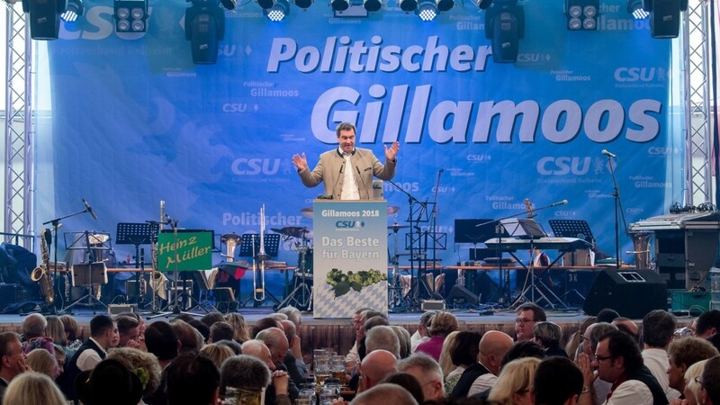 Ministerpräsident Markus Söder sprach im vergangenen Jahr am Gillamoos in einem vollen Bierzelt. Nur ein Monat später wählten ihn die bayerischen Wähler zum Ministerpräsidenten.