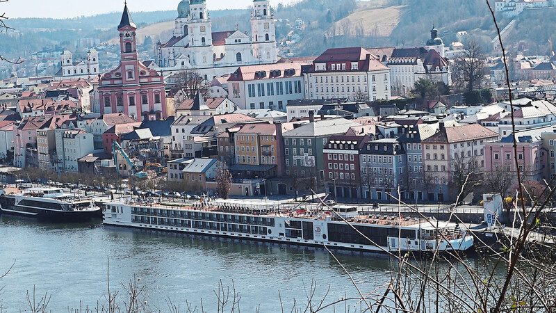 im vergangenen Jahr legten lediglich 670 Schiffe in Passau an. Vor der Pandemie waren die Zahlen vierstellig.