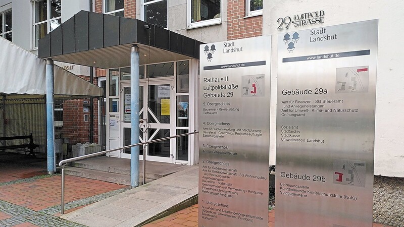 Das Bürgerbüro im Rathaus 2 an der Luitpoldstraße in Landshut ist die zentrale Anlaufstelle für sämtliche Behördengänge.