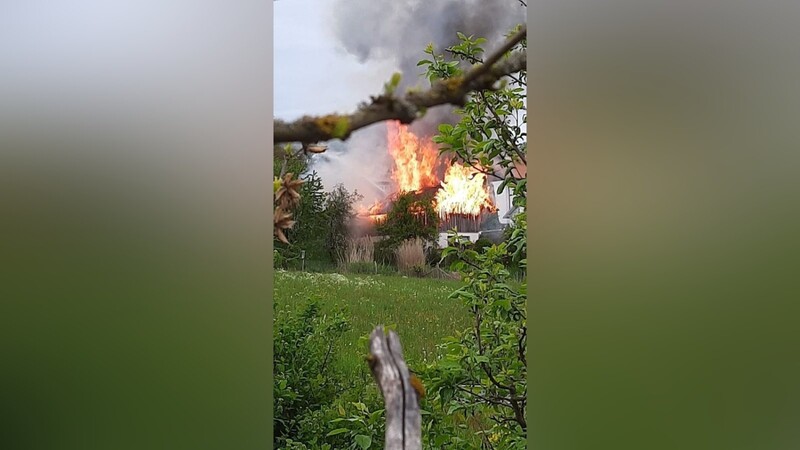 Die Ursache für den Brand eines Schuppens in Kolmberg steht fest.