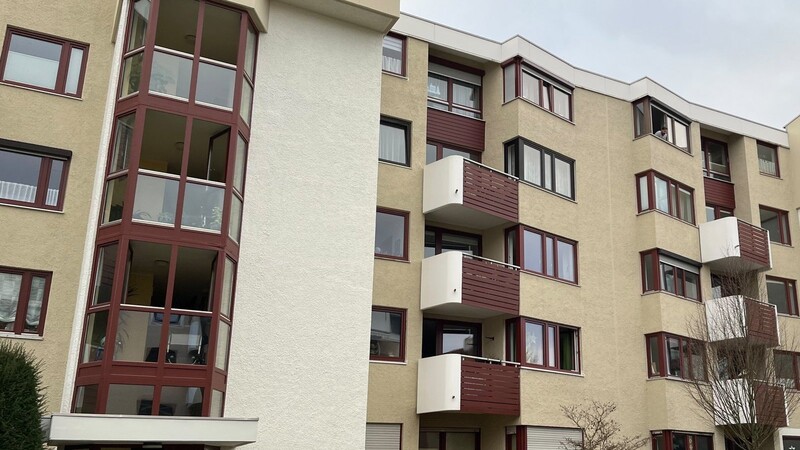 Spurensicherung am Tatort: In diesem Haus passierte die Bluttat in Planegg.