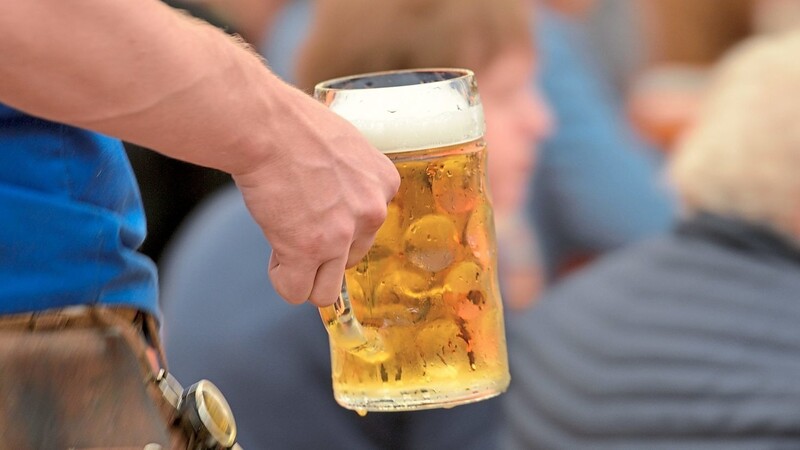 9,90 Euro musste der Dultbesucher im Vorjahr für die Maß Bier entrichten. In diesem Jahr wird die 10-Euro-Marke definitiv fallen.