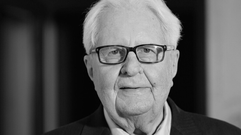 Der frühere SPD-Chef Hans-Jochen Vogel ist tot. Er starb am Sonntag im Alter von 94 Jahren in München nach langer Krankheit. (Archivfoto)