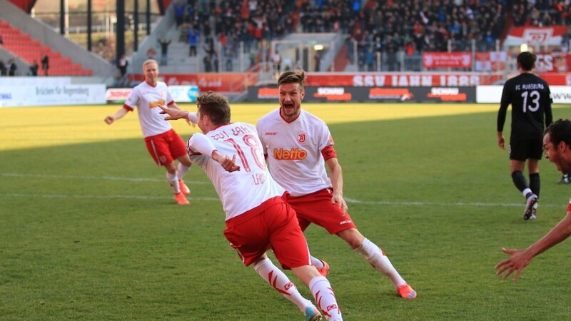 Der SSV Jahn hat durch einen Last-Minute-Treffer das Heimspiel gegen Augsburg II für sich entschieden.