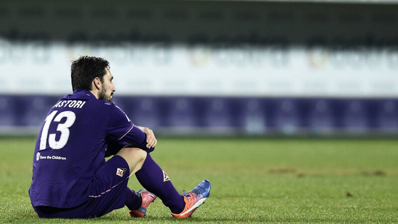 Davide Astori im Fiorentina-Trikot. Die Nummer 13 wird in Florenz und auch in Cagliari nie mehr vergeben.